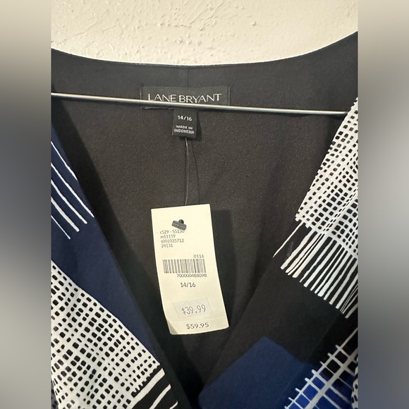 Lane Bryant Black Blue White Abstract Design
Blouse Top Size 14/16 - Picture 3 of 4